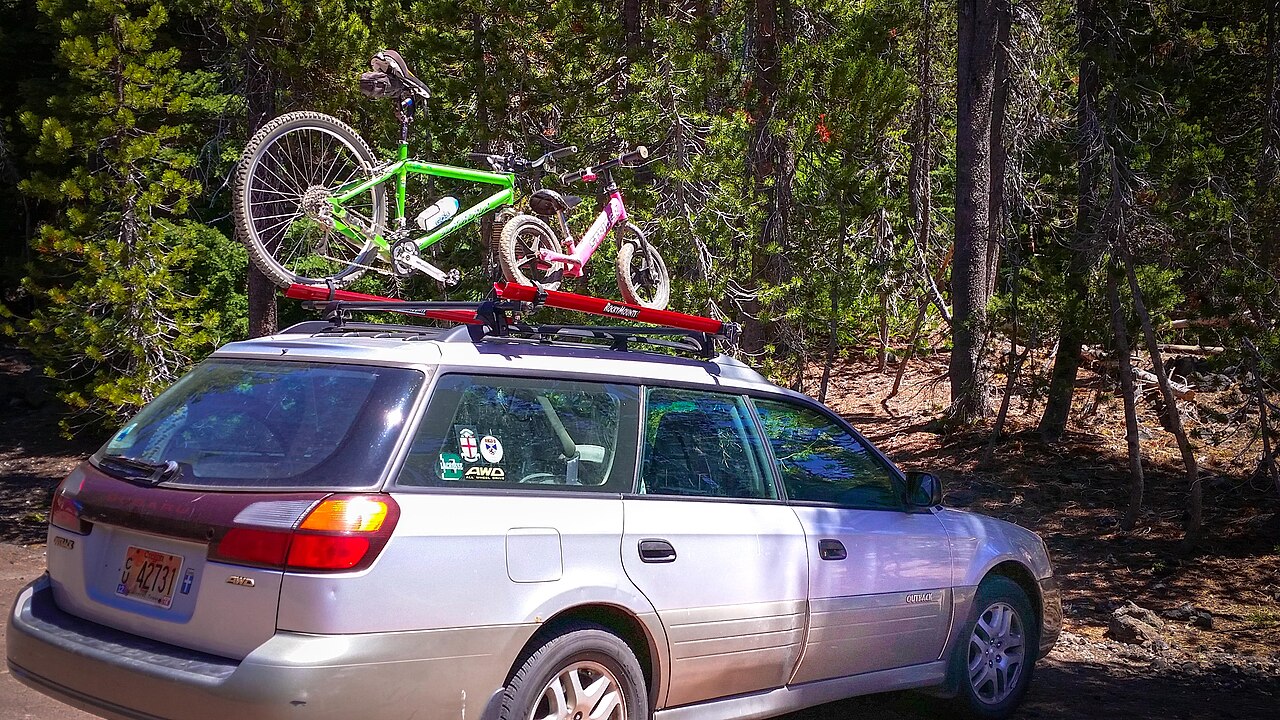 Vehicle height and roof boxes: the measurement that catches drivers out