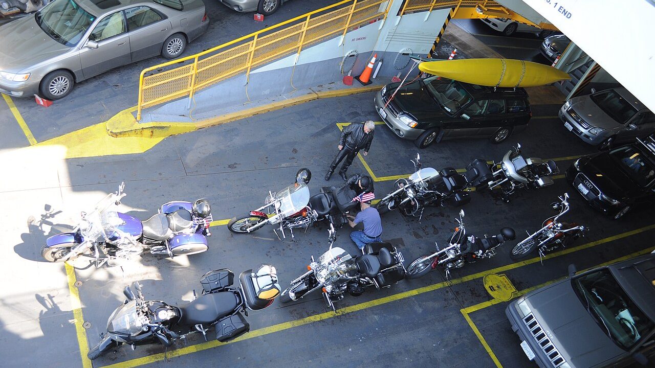 Motorcycles on ferries: strapping down, gear and boarding order