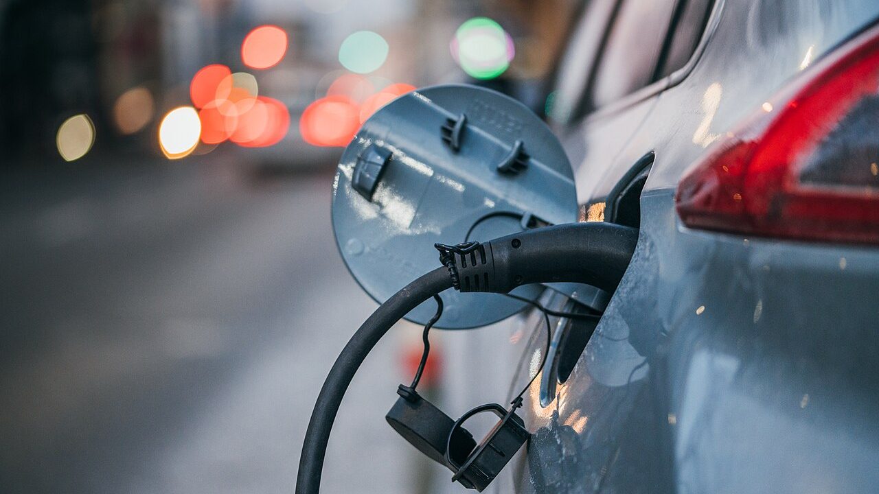 Electric cars on ferries: charging, restrictions and operator rules