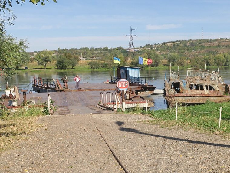 Port security and border checks: what actually slows a crossing down